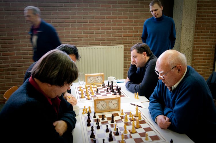 Colin Gilbert and Nicolas Rauta playing for Europchess 2. Kristian is kibitzing in the background