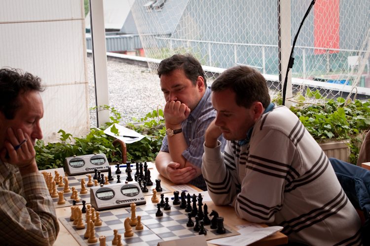 Jenő Czuczai won a nice game with Black